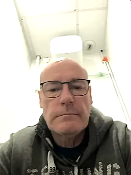 bogland33 online show from October 14, 10:27 am