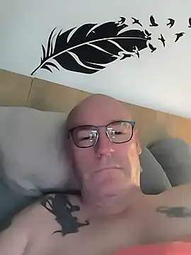 bogland33 online show from June 3, 8:58 pm