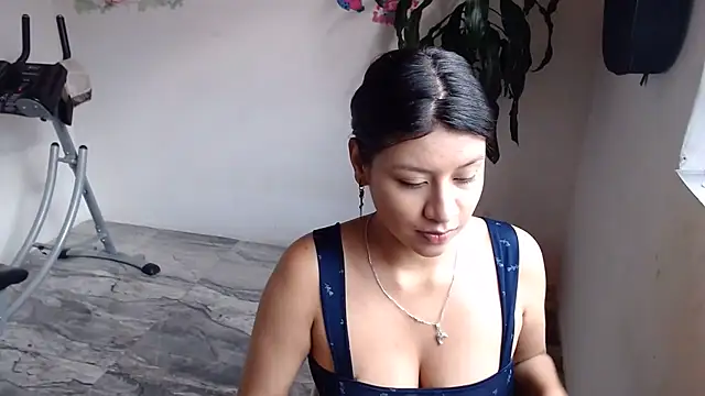 Snapshot of maye_dan chatting on June 18, 2:10 pm maye dan online show from June 18, 2:10 pm