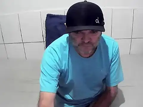 Snapshot of pierdona chatting on July 19, 11:25 am pierdona online show from July 19, 11:25 am