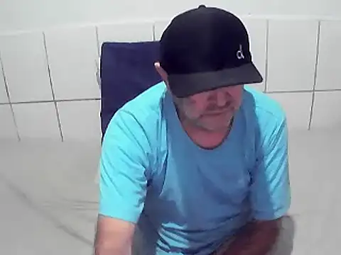 Snapshot of pierdona chatting on July 21, 8:11 pm pierdona online show from July 21, 8:11 pm