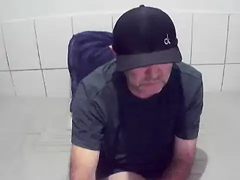 Snapshot of pierdona chatting on July 28, 8:52 pm pierdona online show from July 28, 8:52 pm