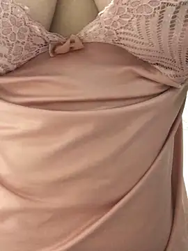 Snapshot of ahross chatting on November 5, 9:31 am ahross online show from November 5, 9:31 am