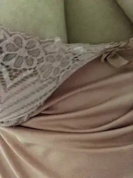 Snapshot of ahross chatting on November 15, 10:59 pm ahross online show from November 15, 10:59 pm