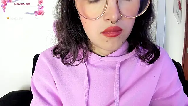 its  angelica  online show from January 28, 10:01 pm