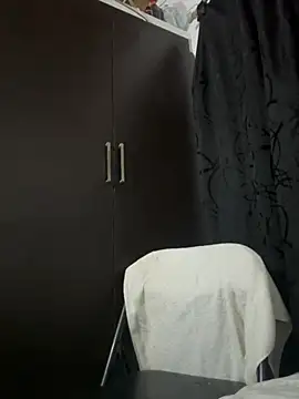 tuckersabrina online show from December 16, 9:24 am