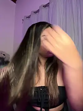 tuckersabrina online show from February 19, 11:36 pm