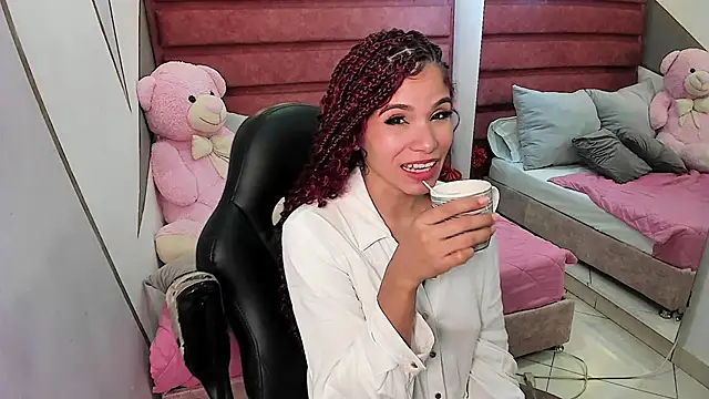 anna  duff online show from January 5, 10:53 am