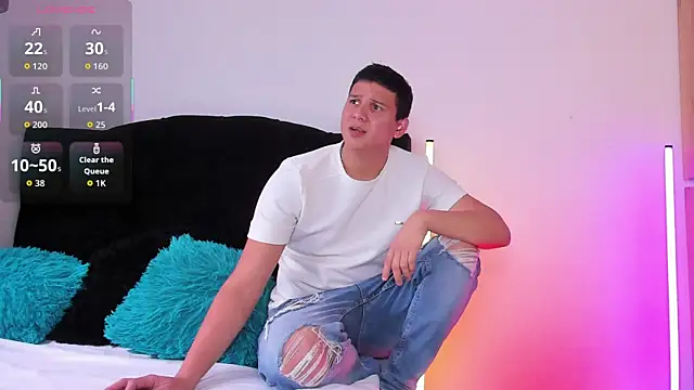 Snapshot of ANDREZALVAREZ chatting on November 6, 9:05 pm ANDREZALVAREZ online show from November 6, 9:05 pm