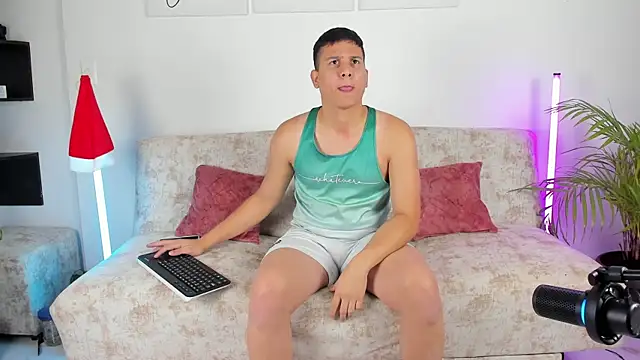 Snapshot of ANDREZALVAREZ chatting on November 26, 12:00 am ANDREZALVAREZ online show from November 26, 12:00 am