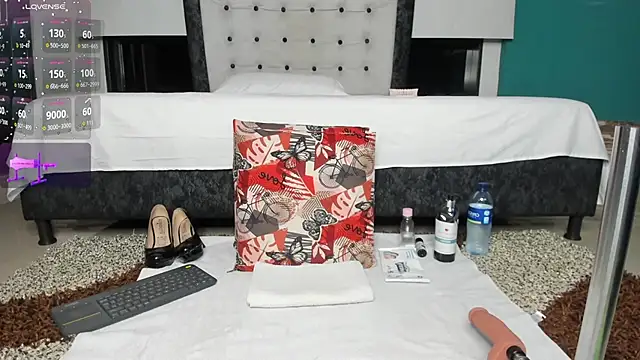 kinky polar online show from December 4, 2:43 am