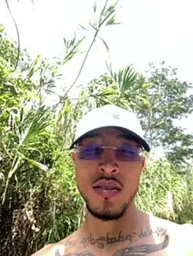 Snapshot of dantedesirexx chatting on February 22, 7:14 pm dantedesirexx online show from February 22, 7:14 pm