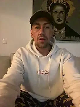 Snapshot of dantedesirexx chatting on December 17, 4:51 am dantedesirexx online show from December 17, 4:51 am