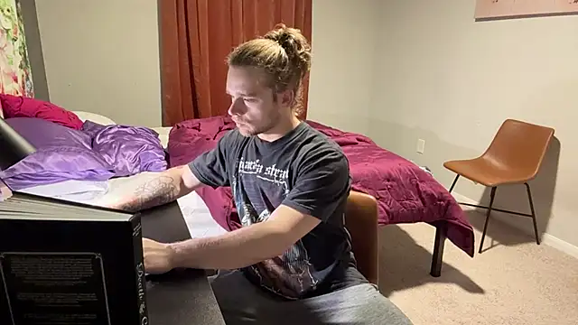 Snapshot of DaddydayDrinkzz chatting on February 26, 6:47 am DaddydayDrinkzz online show from February 26, 6:47 am