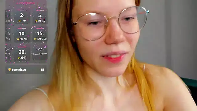 Snapshot of Esme_Runn chatting on February 1, 10:05 am Esme Runn online show from February 1, 10:05 am