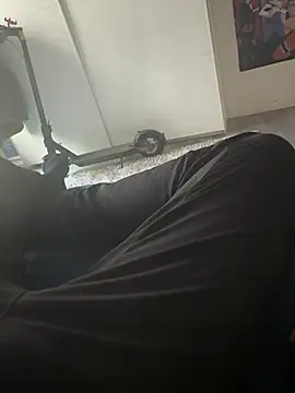 Y2S92 online show from March 9, 11:47 am