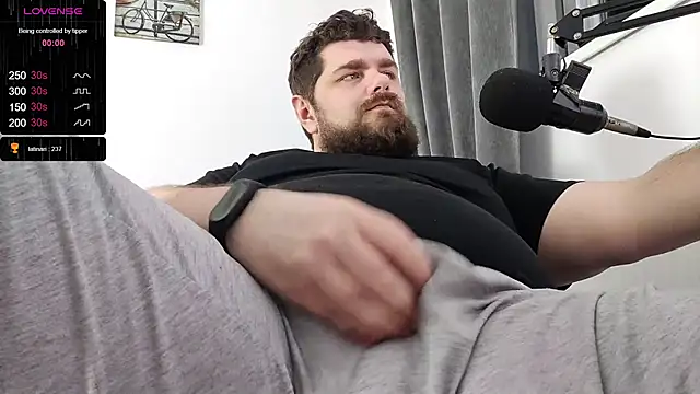 Snapshot of KingMarti chatting on January 9, 5:23 am KingMarti online show from January 9, 5:23 am