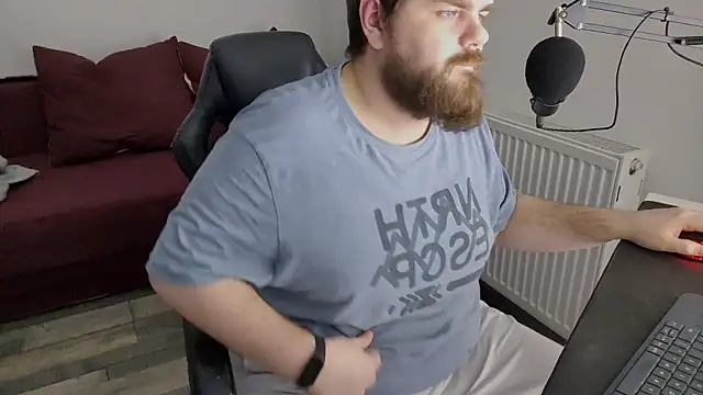 Snapshot of KingMarti chatting on February 7, 6:56 pm KingMarti online show from February 7, 6:56 pm