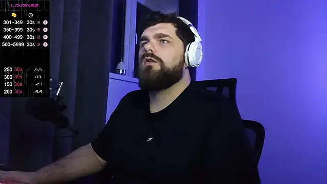 Snapshot of KingMarti chatting on January 8, 10:12 pm KingMarti online show from January 8, 10:12 pm