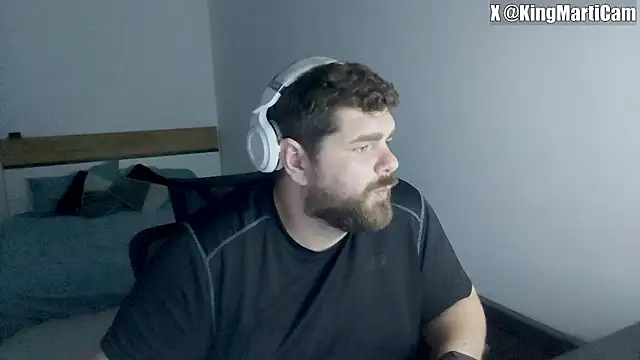 Snapshot of KingMarti chatting on August 6, 11:06 pm KingMarti online show from August 6, 11:06 pm