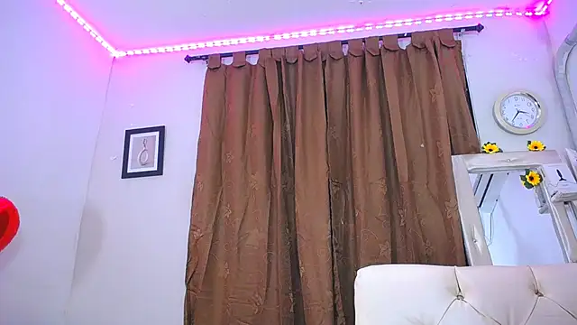 Snapshot of alaia_03 chatting on March 9, 12:20 pm alaia 03 online show from March 9, 12:20 pm