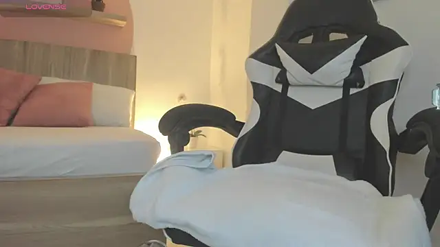 evelin leroy online show from March 13, 12:01 pm