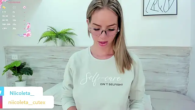 Niicoleta online show from February 23, 4:50 am