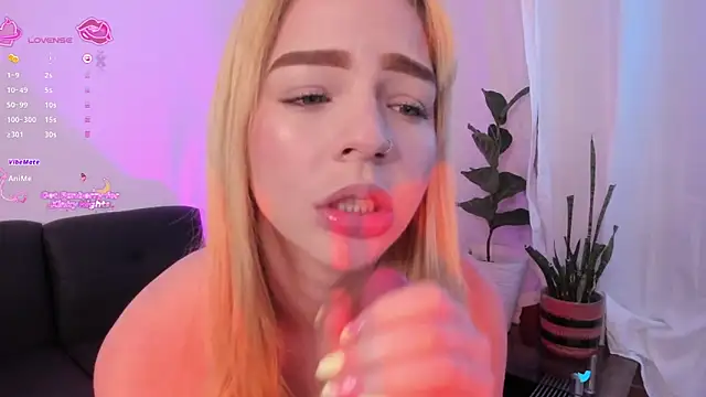 Niicoleta online show from April 28, 2:27 am