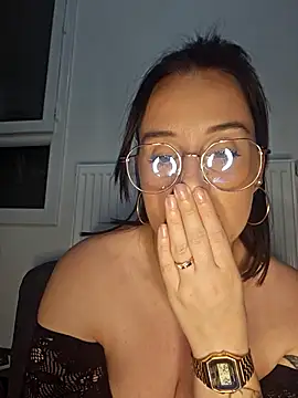 lindsay 33off online show from February 23, 9:12 pm