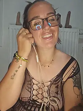 lindsay 33off online show from June 30, 7:04 pm