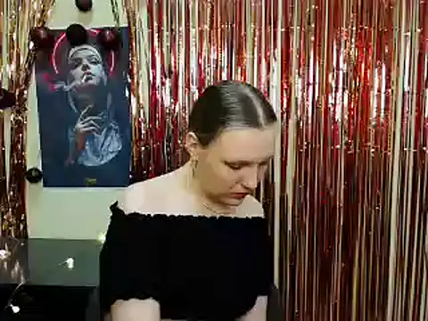 Snapshot of _AlMamiyy_ chatting on February 13, 4:39 pm AlMamiyy online show from February 13, 4:39 pm