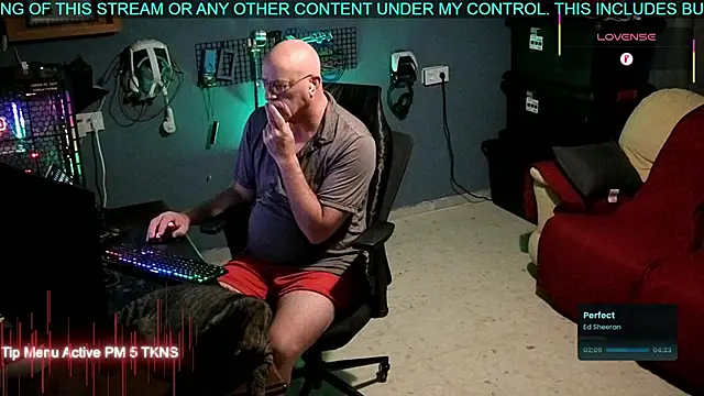 Snapshot of Pilot_Dave_69 chatting on November 8, 5:40 am Pilot Dave 69 online show from November 8, 5:40 am