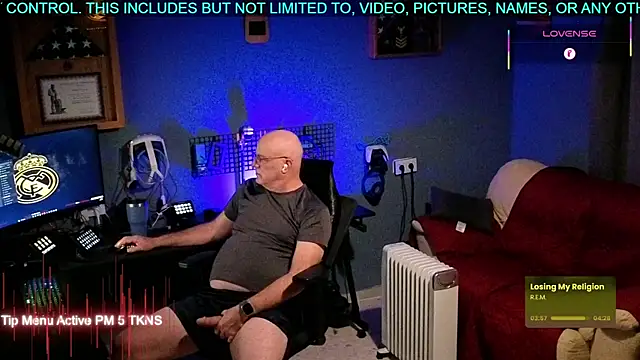 Snapshot of Pilot_Dave_69 chatting on November 18, 4:50 am Pilot Dave 69 online show from November 18, 4:50 am