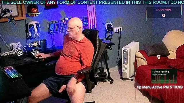 Snapshot of Pilot_Dave_69 chatting on November 21, 6:23 am Pilot Dave 69 online show from November 21, 6:23 am