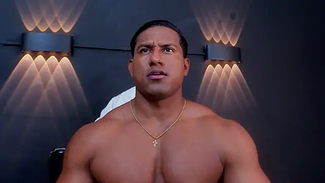 Snapshot of CallumMuscle chatting on December 11, 1:28 pm CallumMuscle online show from December 11, 1:28 pm