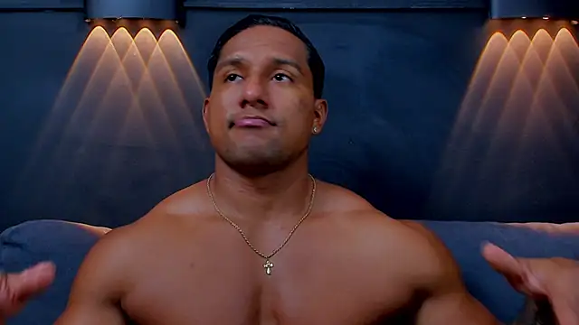 Snapshot of CallumMuscle chatting on February 3, 6:34 am CallumMuscle online show from February 3, 6:34 am