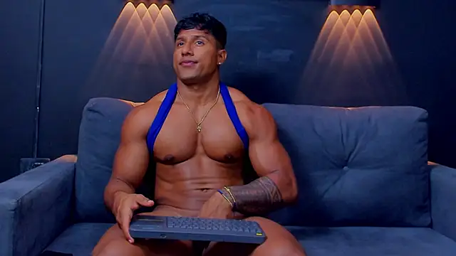 Snapshot of CallumMuscle chatting on March 2, 10:03 am CallumMuscle online show from March 2, 10:03 am