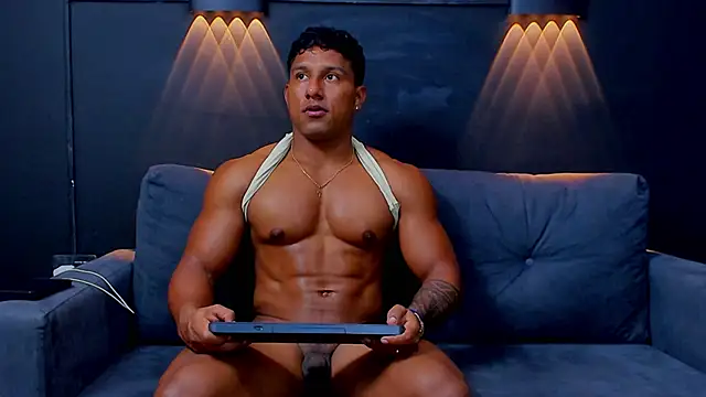 Snapshot of CallumMuscle chatting on March 7, 4:24 am CallumMuscle online show from March 7, 4:24 am