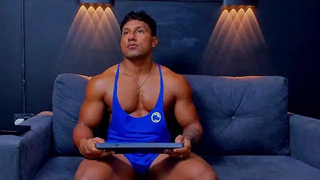 Snapshot of CallumMuscle chatting on March 9, 12:00 am CallumMuscle online show from March 9, 12:00 am