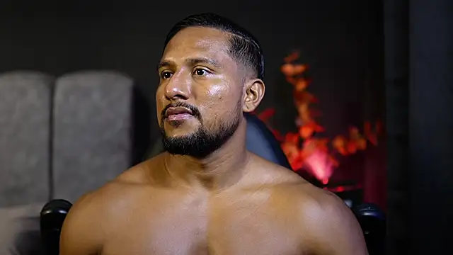 Snapshot of CallumMuscle chatting on November 6, 1:34 pm CallumMuscle online show from November 6, 1:34 pm