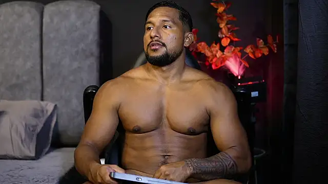 Snapshot of CallumMuscle chatting on November 7, 3:12 pm CallumMuscle online show from November 7, 3:12 pm