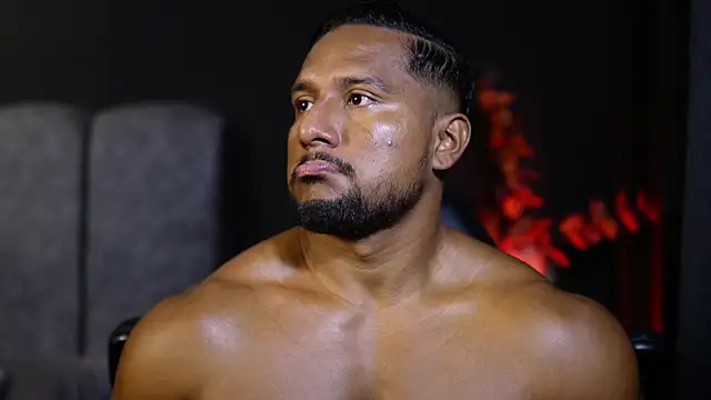 Snapshot of CallumMuscle chatting on November 17, 10:54 am CallumMuscle online show from November 17, 10:54 am