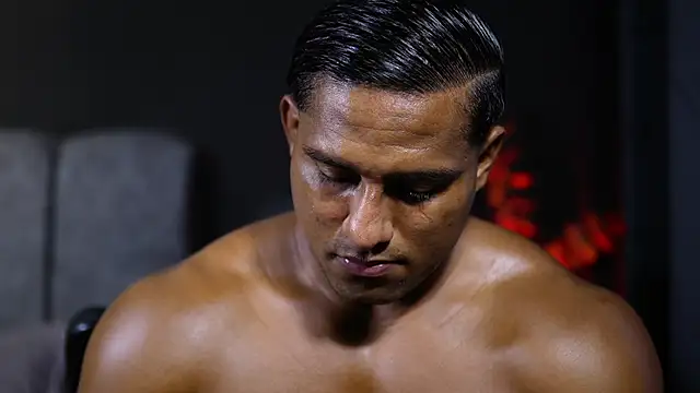 Snapshot of CallumMuscle chatting on November 24, 7:57 pm CallumMuscle online show from November 24, 7:57 pm