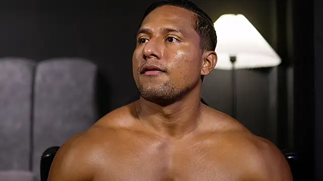 Snapshot of CallumMuscle chatting on November 29, 1:47 pm CallumMuscle online show from November 29, 1:47 pm