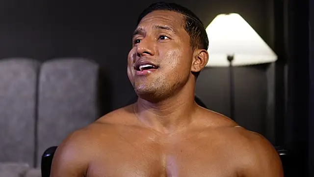 Snapshot of CallumMuscle chatting on December 3, 3:58 am CallumMuscle online show from December 3, 3:58 am