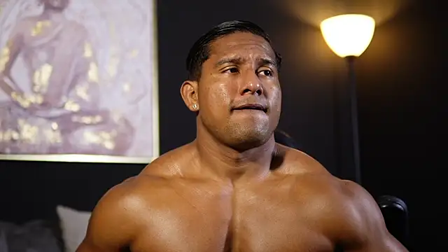 Snapshot of CallumMuscle chatting on December 15, 4:39 am CallumMuscle online show from December 15, 4:39 am