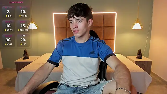 AlejooTwink online show from June 14, 12:08 am