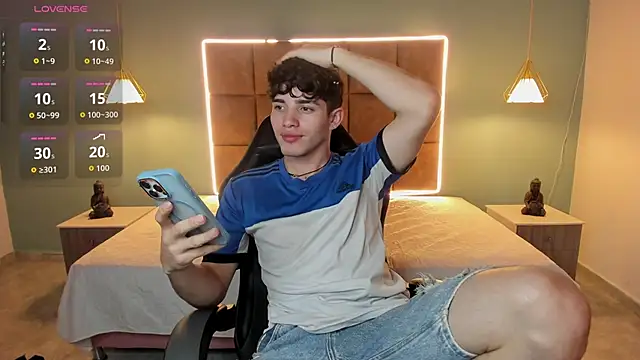 AlejooTwink online show from June 14, 2:24 am