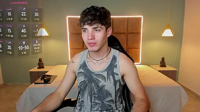 AlejooTwink online show from June 14, 7:49 pm