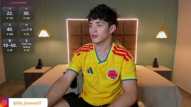 AlejooTwink online show from June 18, 4:46 am
